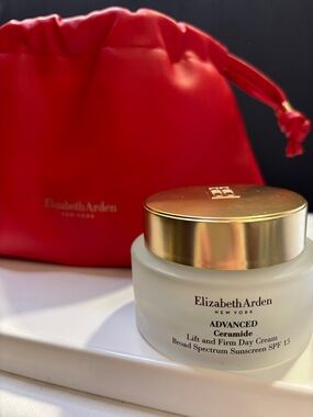 Elizabeth Arden Advanced Ceramide Day Cream w/ red bag